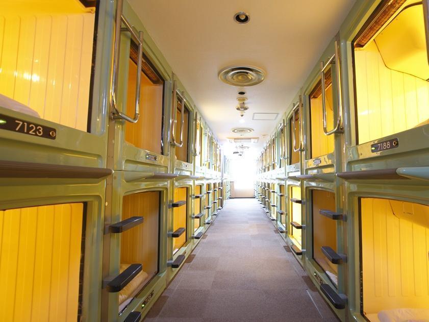 Shinjuku Kuyakusho-Mae Capsule Hotel Токио Екстериор снимка