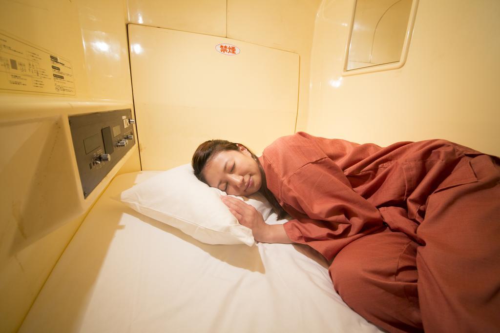 Shinjuku Kuyakusho-Mae Capsule Hotel Токио Екстериор снимка