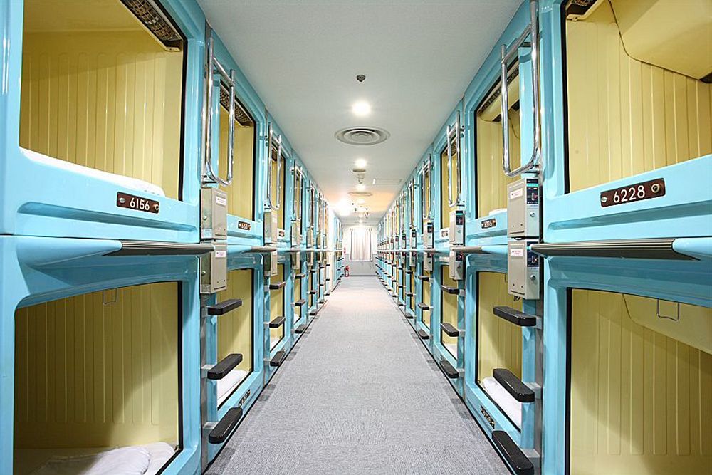 Shinjuku Kuyakusho-Mae Capsule Hotel Токио Екстериор снимка