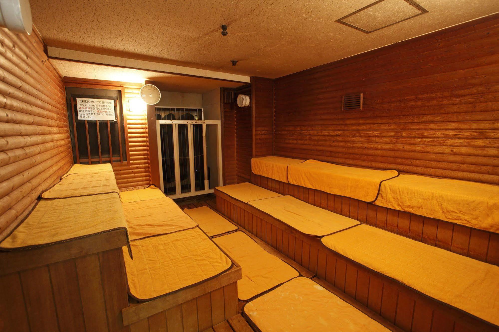Shinjuku Kuyakusho-Mae Capsule Hotel Токио Екстериор снимка
