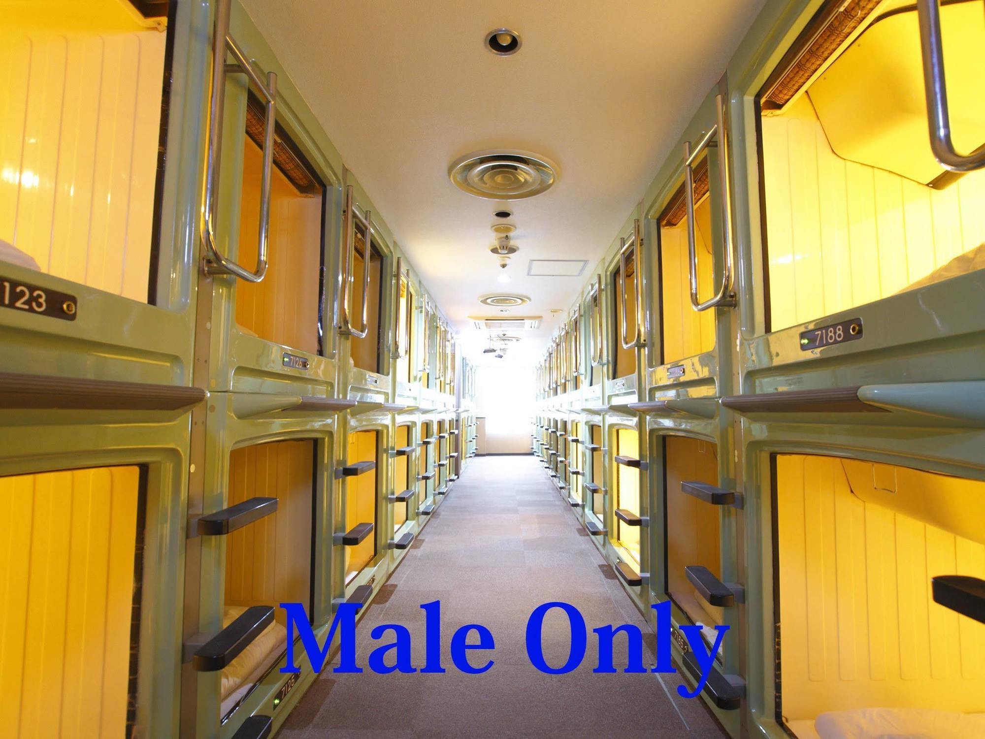Shinjuku Kuyakusho-Mae Capsule Hotel Токио Екстериор снимка