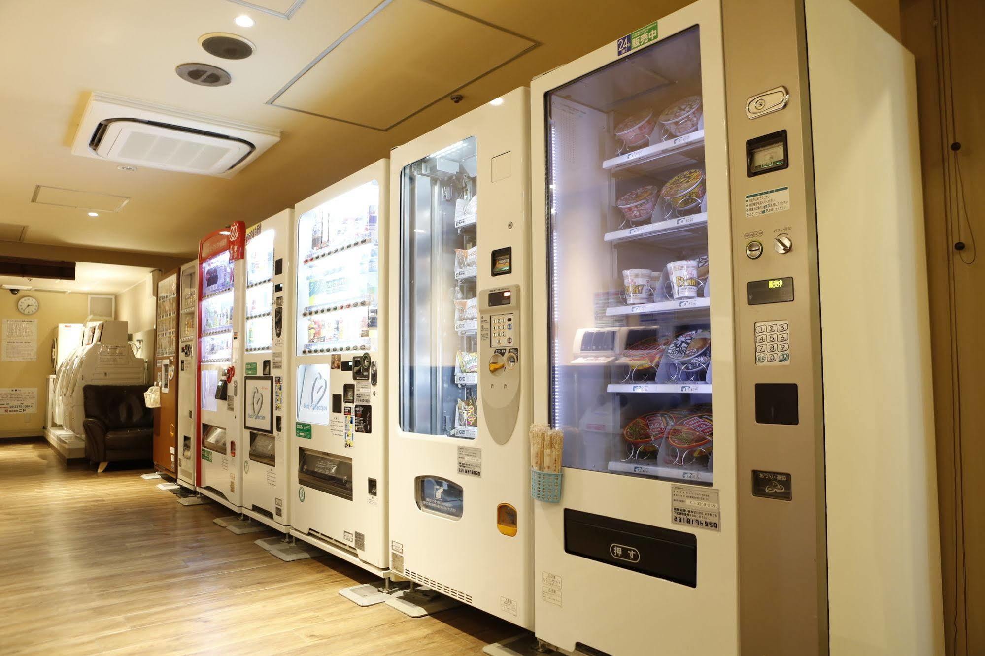 Shinjuku Kuyakusho-Mae Capsule Hotel Токио Екстериор снимка